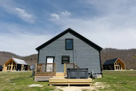 "Valley View Lodge" - Modern Spacious Stay RRG - Slade