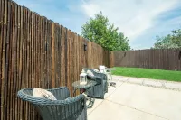 Cozy home 2bed near DTLA w/Parking Отели рядом с достопримечательностью «The Lizard Theater Company»