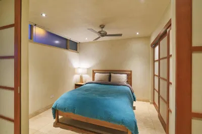 Maui Modern North Shore Beach Condo - Walk to Mamas Fish House! AC, Fast WiFi