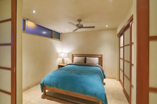 Maui Modern North Shore Beach Condo - Walk to Mamas Fish House! AC, Fast WiFi