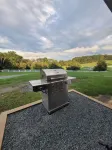 Cowboy hide-a-way cottage with hot tub on historic farm close to everything