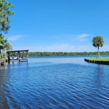 ST. JOHN'S RIVER HOUSE RETREAT WITH BOATHOUSE