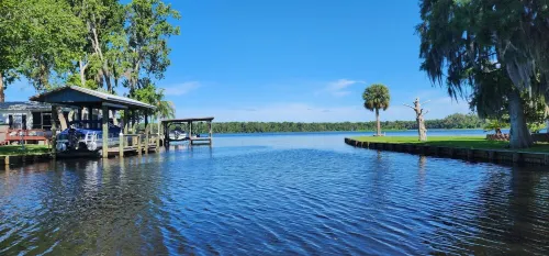ST. JOHN'S RIVER HOUSE RETREAT WITH BOATHOUSE Hotels in Welaka