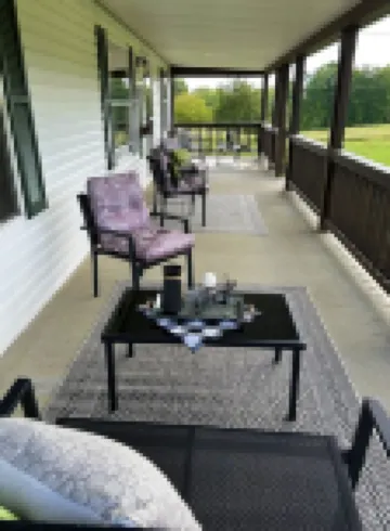 Grassy Meadow Getaway - HOT TUB!