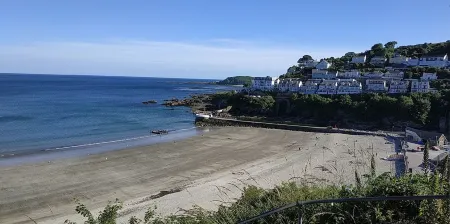 Dog friendly detached Nancecliff Cottage-enclosed garden & ocean view-Cornwall