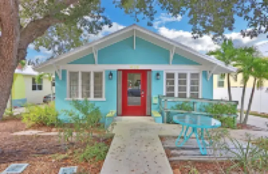Private, charming home in downtown Stuart
