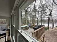 Remodeled Cottage retreat on the Lake, close to Boston but nestled in the woods Các khách sạn ở Groton