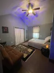 Full, private, artsy, cozy, creek-side home!