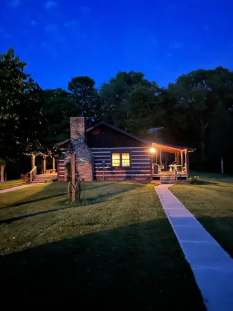 Carol’s Cabin in the Woods in Historic Hoosier Hills