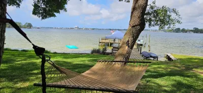 Sylvia's Suite Dreams-kayak and paddleboard free, close to Destin & best beaches Hotels near Baker Mercantile