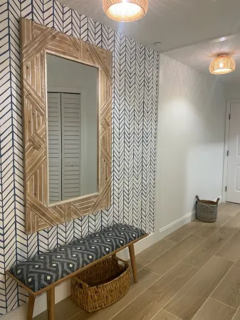 Beachside Dreams-Pet Friendly Condo 25yds from beach w heated pool, 2 parking sp