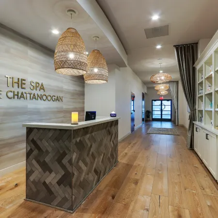 The Chattanoogan Hotel, Curio Collection by Hilton