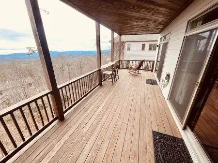 Sugar Mountain Cabin, 2Bd/2Bath, Steps to Slopes, Bucket List Mountain Views