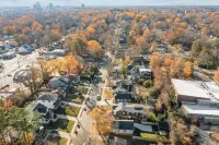 Tiny Home a fantastic Location close to 9th Street!