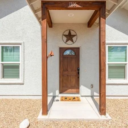 Experience the Wild West in Style: Unforgettable Getaway in Tombstone, Arizona!!