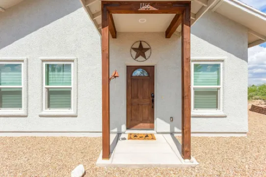 Experience the Wild West in Style: Unforgettable Getaway in Tombstone, Arizona!!