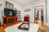 Elegant 2 BR With Stunning Kitchen Prime Location!