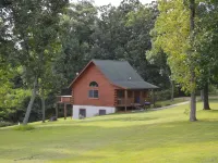 Romantic Log Cabin w/ Hot Tub, Near Mississippi River Retreat Hotels in Freeman