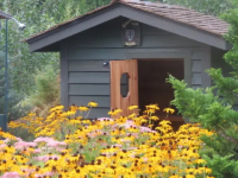 Beautiful Gardens, Outdoor Shower, Hot Tub, Steam Sauna, Cold plunge pool.