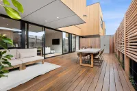 Luxury Townhouse in the middle of town.