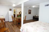 Country Comfort Apartment 8 miles from Round Top