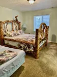 Large Lodge in Lava Hot Springs, Idaho 8 bedrooms sleeps 35