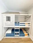 Cozy clean apartment in the heart of Leonardtown!