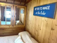 Lakefront tiny cabin amazing view on Lake Marion! Pet friendly & sleeps 6