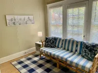 Lovely Upstairs 3 Bedroom Apartment