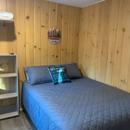 Cozy Lakefront Cabin Retreat: 3 Bedroom Cabin on South Twin Lake, Conover, WI