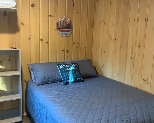 Cozy Lakefront Cabin Retreat: 3 Bedroom Cabin on South Twin Lake, Conover, WI Hotels in Conover