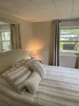 Maple Street Cottage is the perfect couple’s retreat.