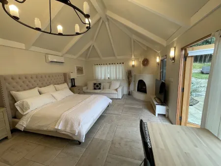 Charming, Private, Poolside Cottage