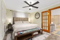 Cheerful, southwest-inspired heartland hideaway
