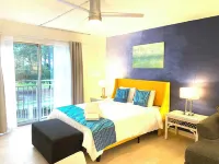 Modern Sea Pines studio, beautiful water sunset views, across from beach