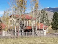 FOUR TOES MOUNTAIN LODGE nestled in the Sangre de Cristo Mtns/Ski/Hike/Fish/Hunt 이글 네스트 공원 주변 호텔