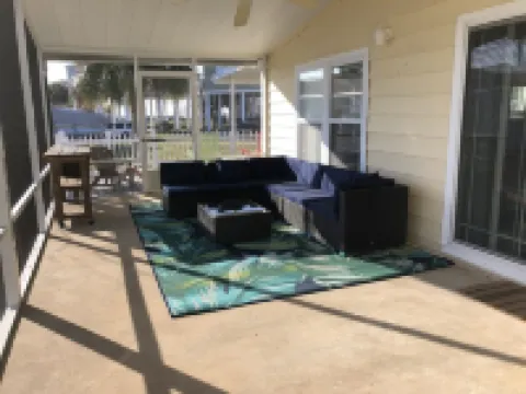 Reel Pelican Paradise located in Paradise village, Shellpoint Beach on the Gulf