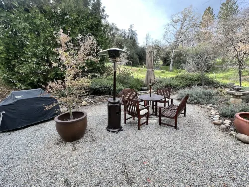 Beautiful ranch cottage close to Kings Canyon and Sequoia National Parks