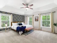 3 minutes to Pisgah Forest Entrance! - Game room - Fire pit Hotels in Boyd