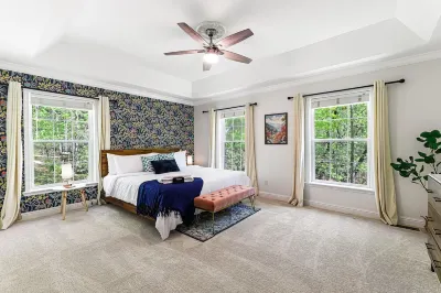 3 minutes to Pisgah Forest Entrance! - Game room - Fire pit Hotels near Allison-Deaver House