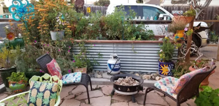 Pet friendly. 1 mi to beach. Not a house share.