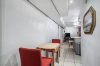 Cozy & Colorful garden unit in Logan Square