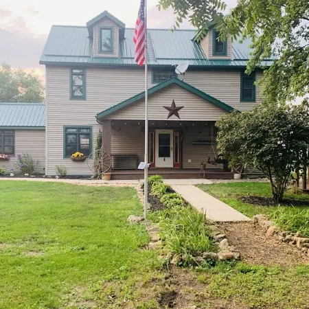 KC HOUSE Cozy Country Home. Enjoy the country life!