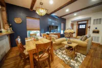Cozy 3-Bedroom Grand Chalet in Delta, Colorado