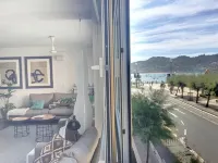 ❤ of San Sebastian | Walk Score 99 | 3 Baths