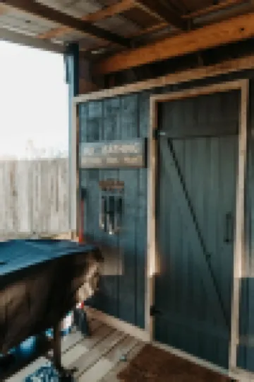 Private tiny cabin- 10 minutes from Dale Hollow Lake!