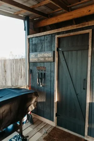 Private tiny cabin- 10 minutes from Dale Hollow Lake!