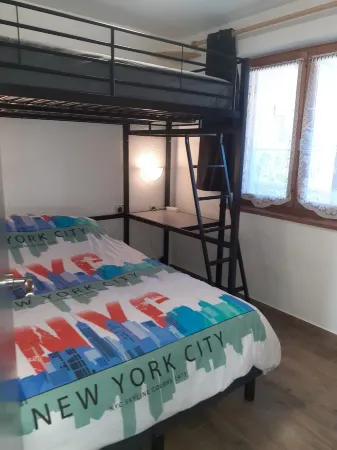 Superb apartment in ski-in ski-out residence Отели рядом с достопримечательностью «Moncler»