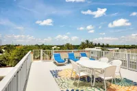 Florida Keys, private wellness enjoyment with two private hot tubs