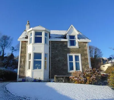 Bute House - Great Sea Views!